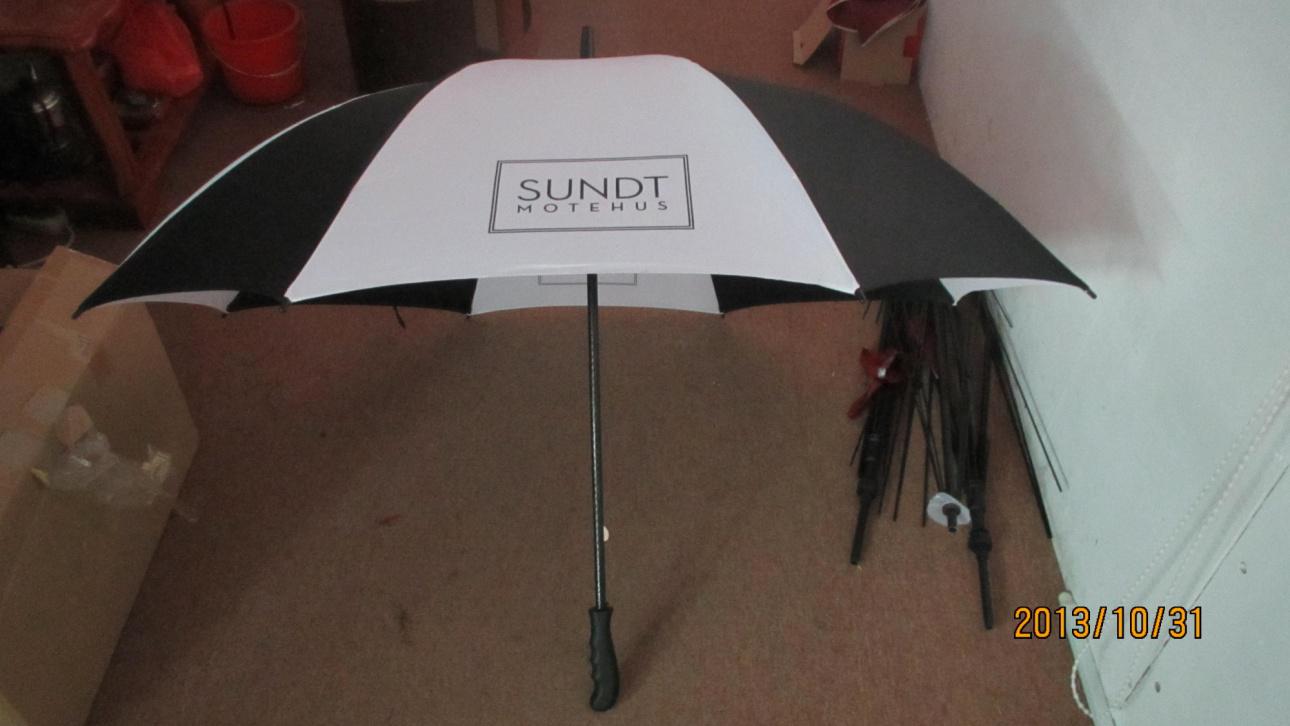 手動(dòng)開關(guān)全纖維廣告?zhèn)?廣告雨傘,南寧廣告雨傘定做批發(fā)